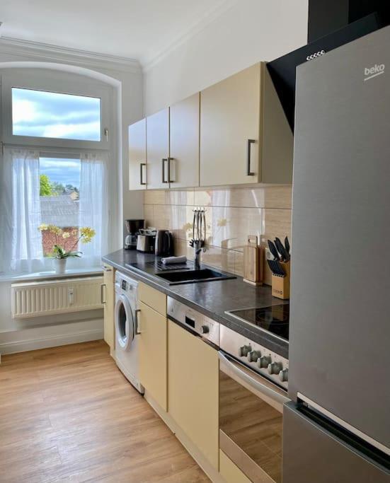 2-Zimmer Zentral In Ferdinandshof, Wlan Modern Buitenkant foto