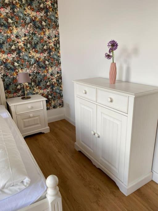 2-Zimmer Zentral In Ferdinandshof, Wlan Modern Buitenkant foto