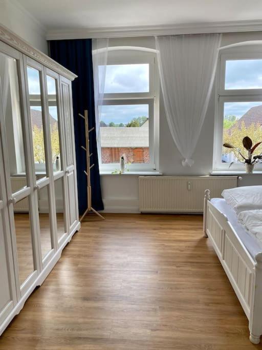 2-Zimmer Zentral In Ferdinandshof, Wlan Modern Buitenkant foto