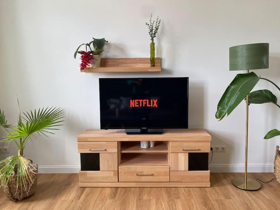 2-Zimmer Zentral In Ferdinandshof, Wlan Modern Buitenkant foto