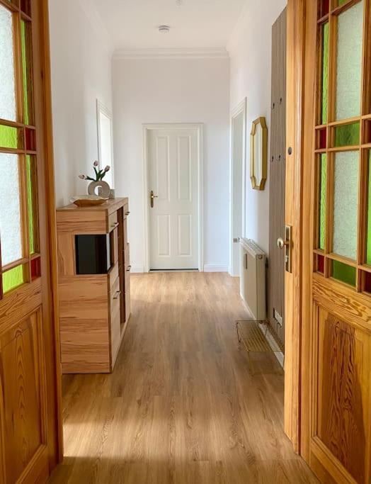 2-Zimmer Zentral In Ferdinandshof, Wlan Modern Buitenkant foto